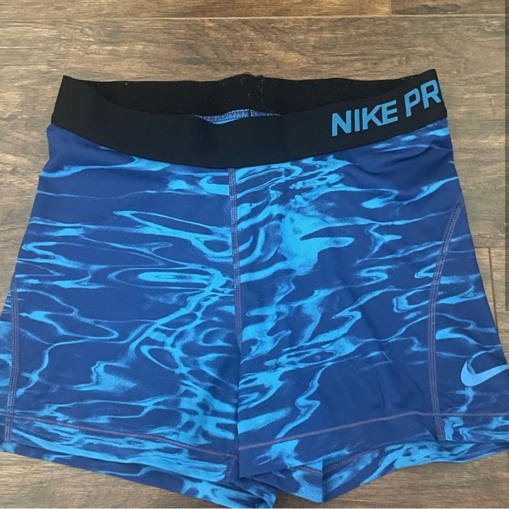 Women’s Nike Pro Spandex Shorts Size Medium